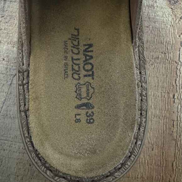 Naot Cosmopolitan
Avignon - Picture 12 of 13